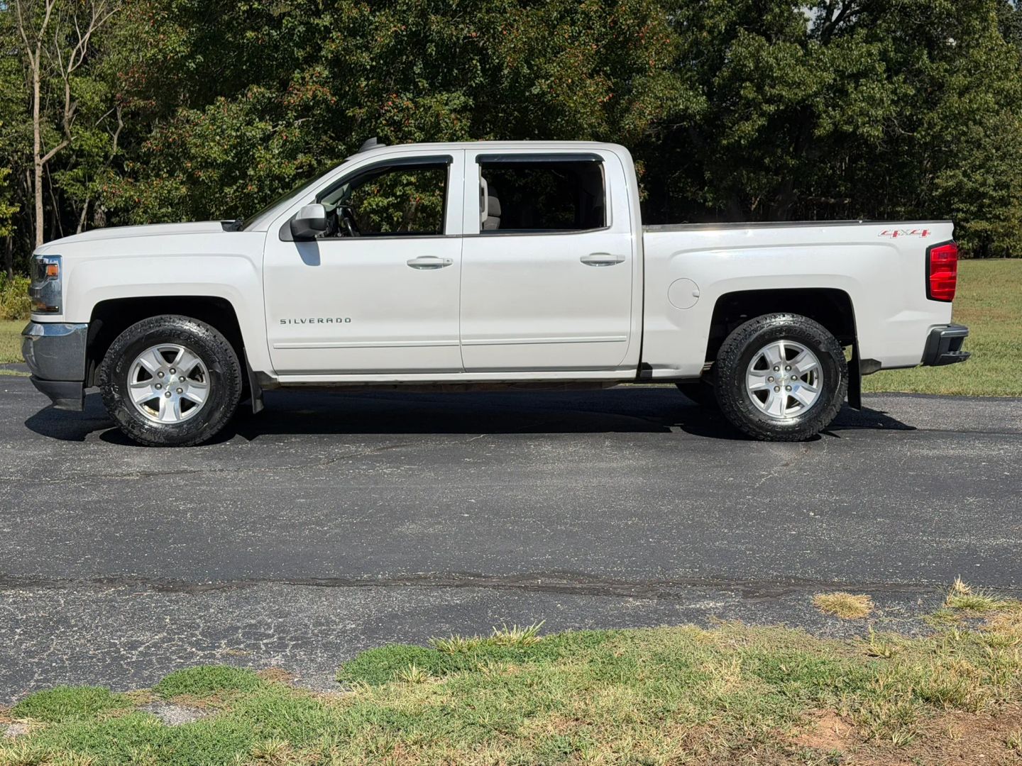 chevrolet silverado 1500 2017 3GCUKREC2HG501580 image chevrolet silverado 1500 2017 3GCUKREC2HG501580 image